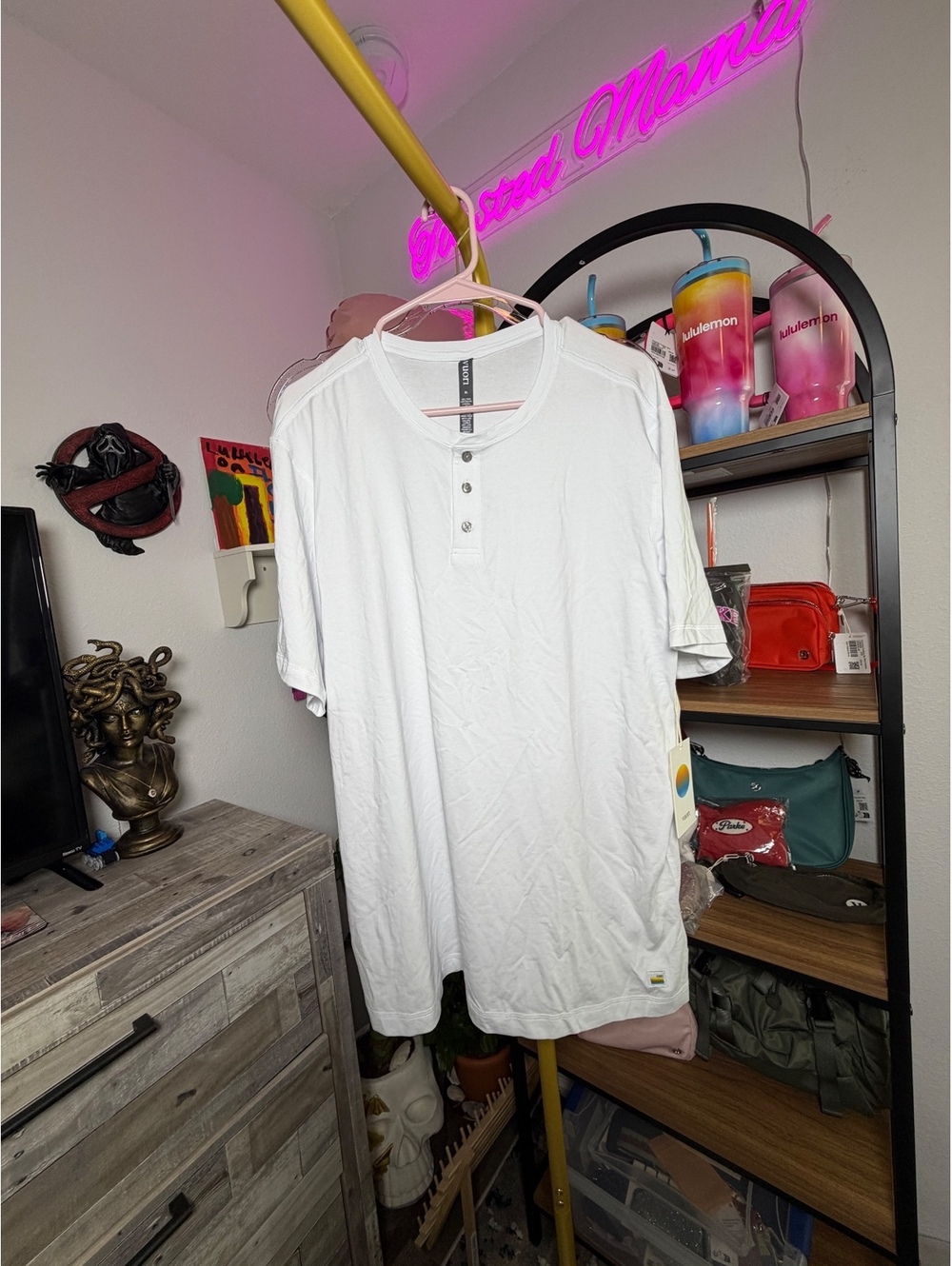 Vuori Men's White Henley Shirt Size - NWT XL